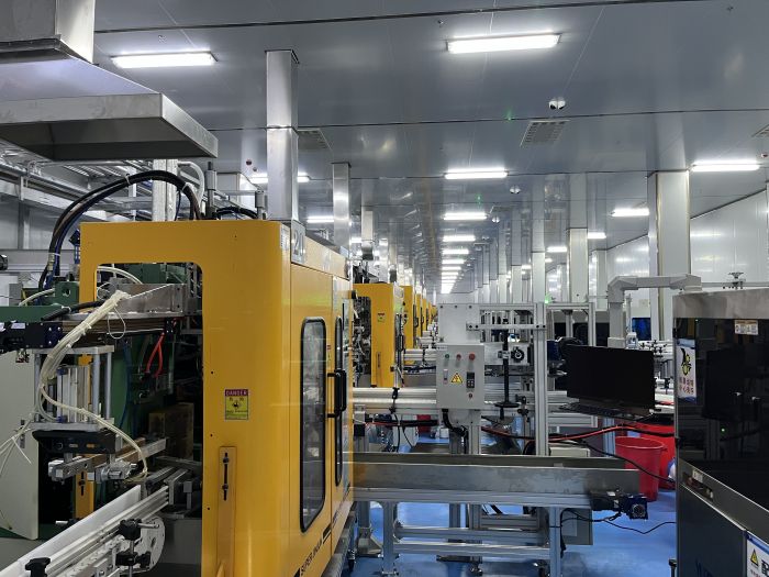The leader in the planning of bottle blowing automated factories
