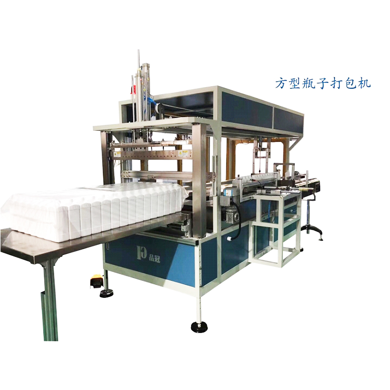Standard automatic bagging machine for rectangular bottles